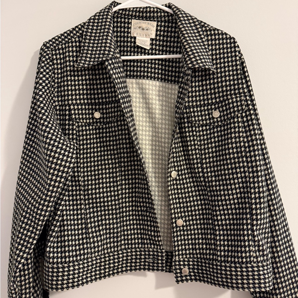 Women's Black and White Houndstooth Jacket Vintage